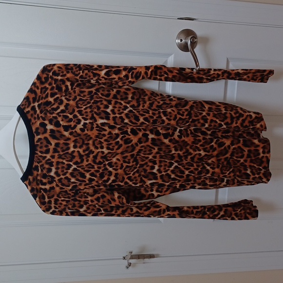 Natori Long Sleeved T-shirt, Cheetah Print - Picture 3 of 5